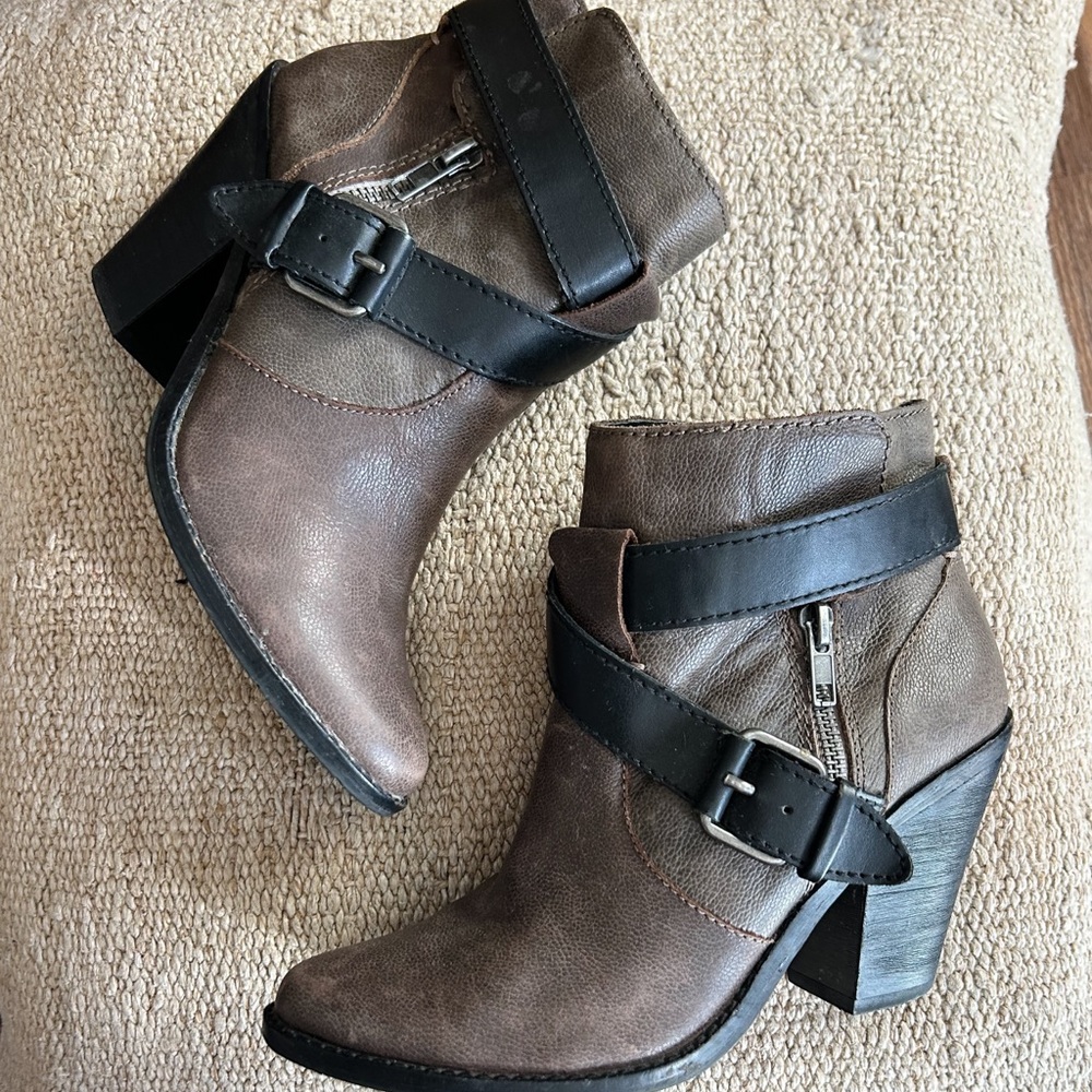 Dolce Vita Conary Booties